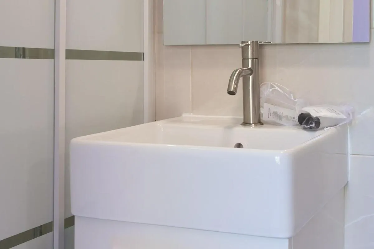 Lympia -Cosy Studio, 200 M Plages De Nice - Le Port Frankrig